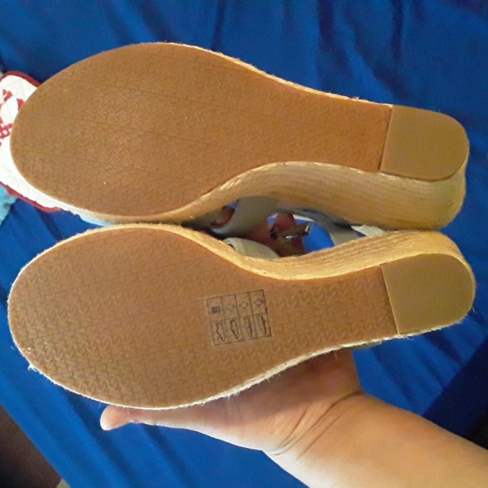 NWOT Michael Kors shoes - Picture 5 of 5